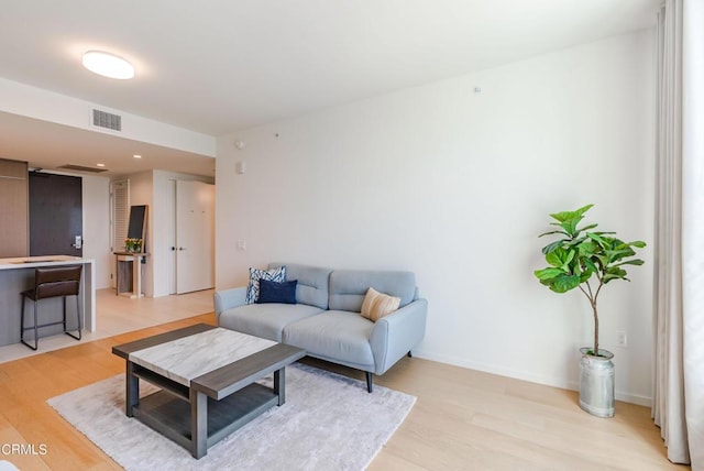 889 Francisco St Unit 802, Los Angeles, CA 90017 - living area with light wood-style flooring