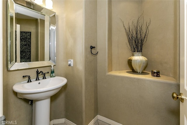24736 Wooded Vis, West Hills, CA 91307 - bathroom with a sink