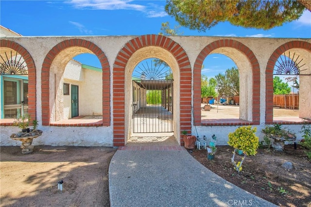 7165 Lyons Ave, Hesperia, CA 92345 - view of gate