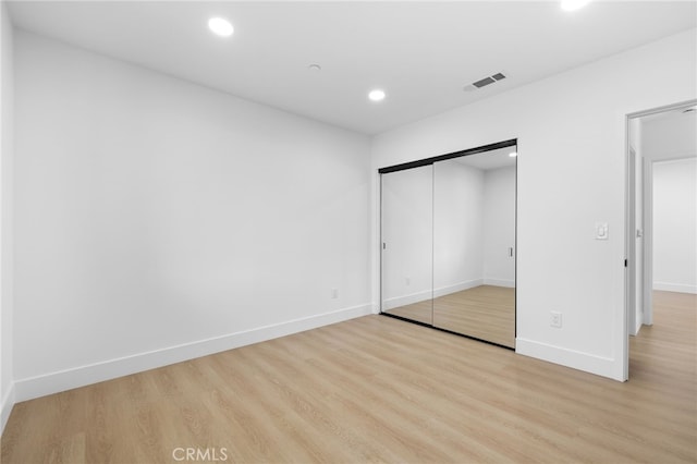 542 N Keystone St, Burbank, CA 91506 - unfurnished bedroom with light wood-type flooring, recessed lighting, and a closet