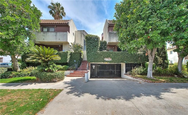 11154 Huston St Unit 7, North Hollywood, CA 91601 - view of property with concrete driveway