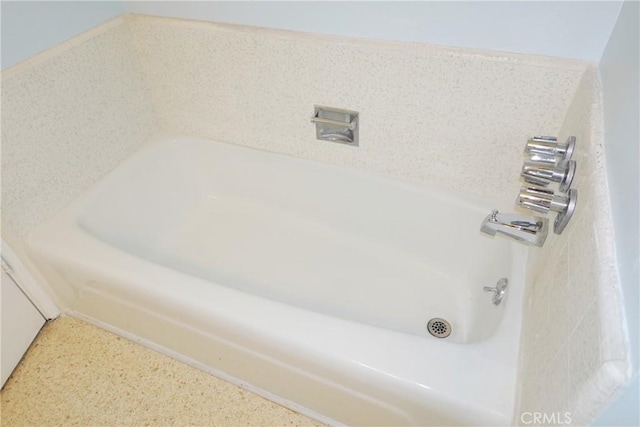 1754 N Kenmore Ave Unit 201, Los Angeles, CA 90027 - full bathroom with a bath