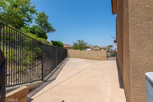 17122 Broken Rock Ct, Riverside, CA 92503 - view of patio / terrace