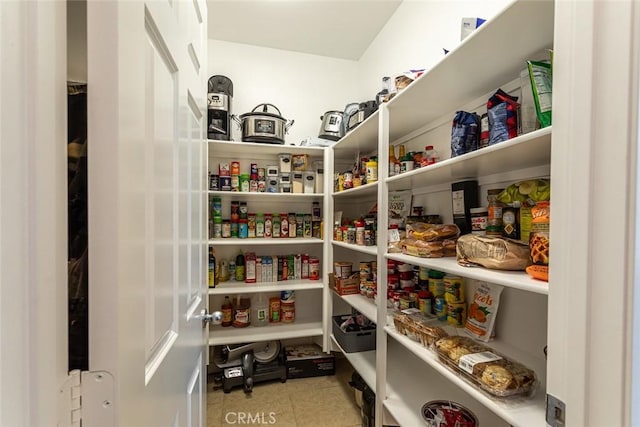 17122 Broken Rock Ct, Riverside, CA 92503 - view of pantry