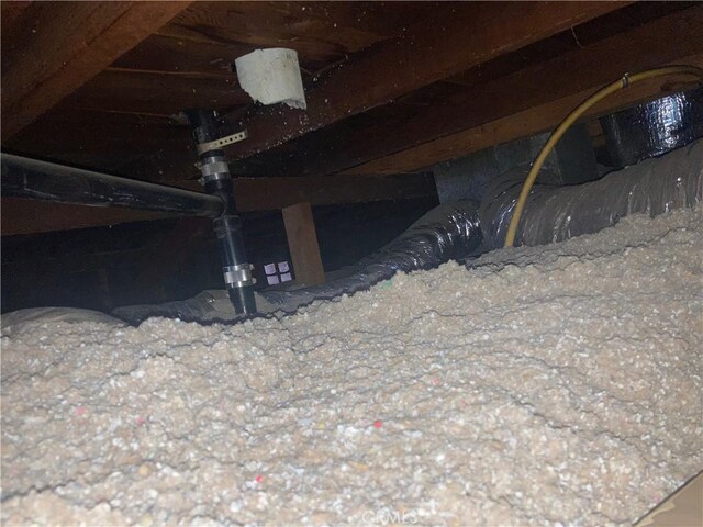 907 E Poppyfields Dr E, Altadena, CA 91001 - inside crawl space