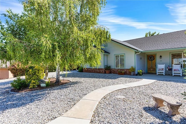 23220 Lakeview Dr, Tehachapi, CA 93561 - view of front of property with covered porch