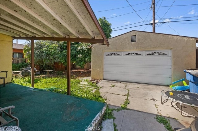 1636 W 70th St, Los Angeles, CA 90047 - view of detached garage
