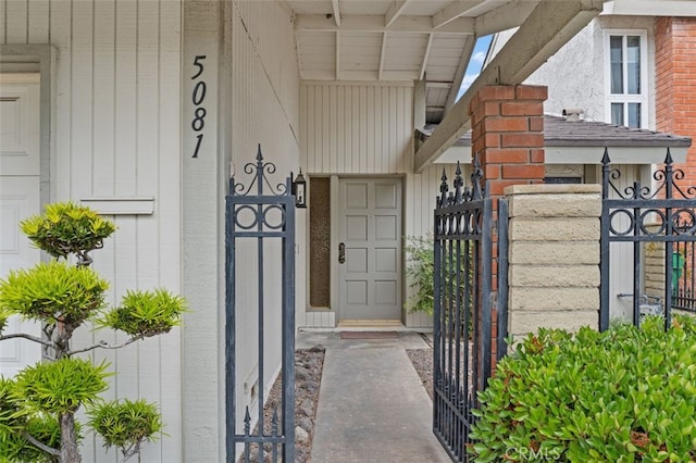 5081 Blackpool Rd, Westminster, CA 92683 - view of exterior entry with a gate