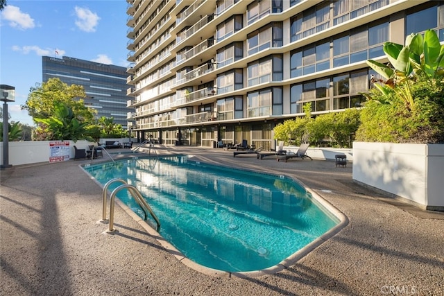 222 Monterey Rd Unit 1203, Glendale, CA 91206 - view of community pool
