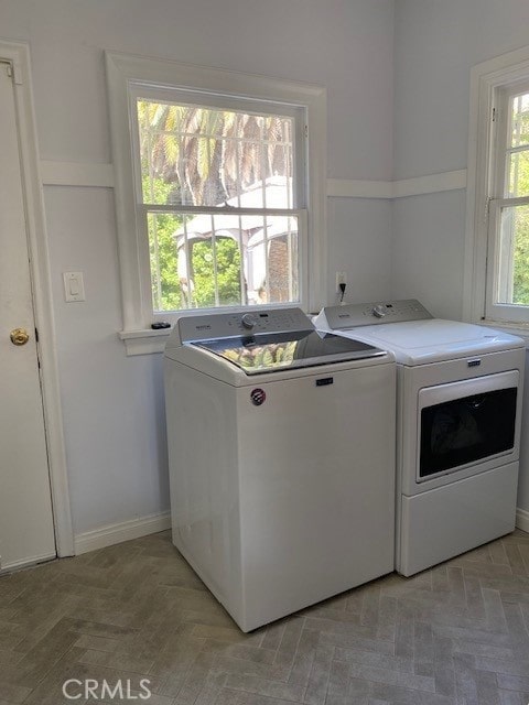 667 S Bronson, Los Angeles, CA 90005 - washroom with independent washer and dryer