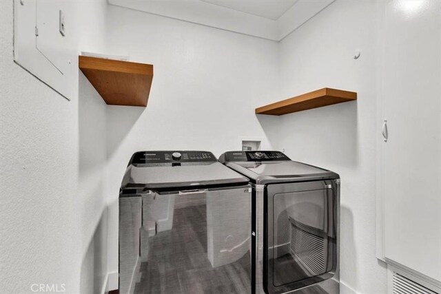 37 Conch Reef, Aliso Viejo, CA 92656 - laundry room with independent washer and dryer and baseboards