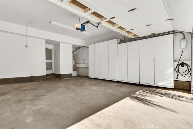 37 Conch Reef, Aliso Viejo, CA 92656 - garage with a garage door opener