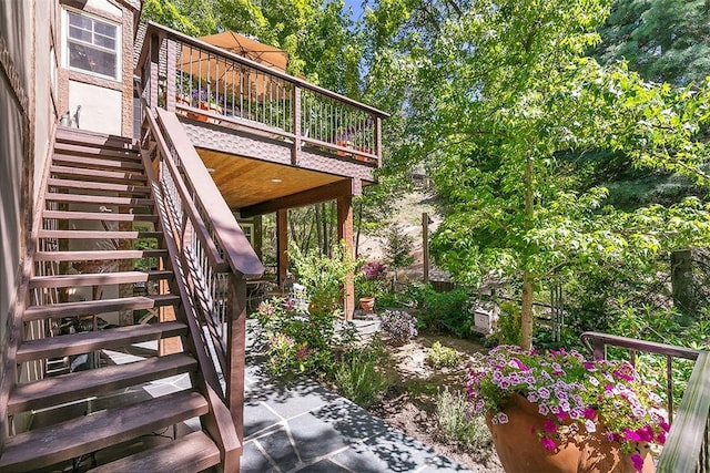 28971 N Shore Rd, Lake Arrowhead, CA 92352 - view of stairs