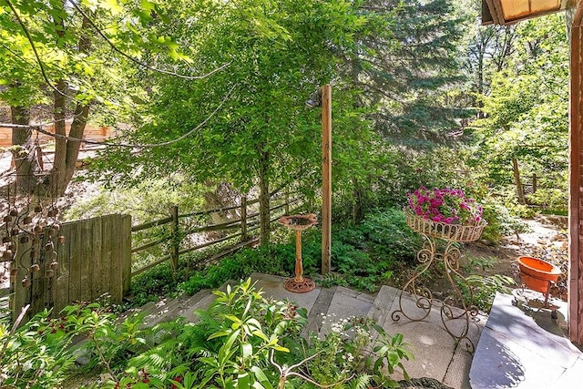 28971 N Shore Rd, Lake Arrowhead, CA 92352 - view of yard featuring a patio