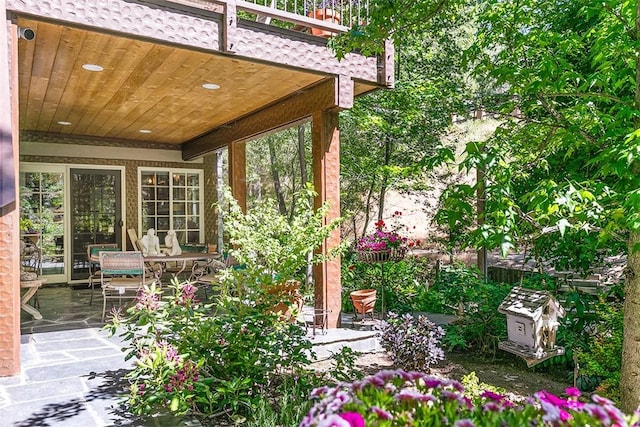 28971 N Shore Rd, Lake Arrowhead, CA 92352 - view of patio