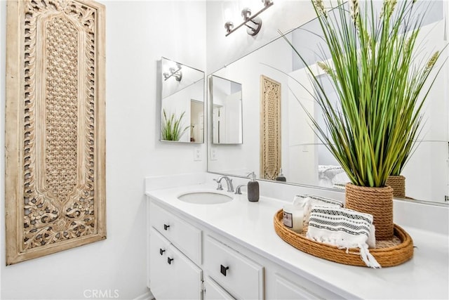 18051 Wakefield Ln Unit 106, Huntington Beach, CA 92648 - bathroom with double vanity