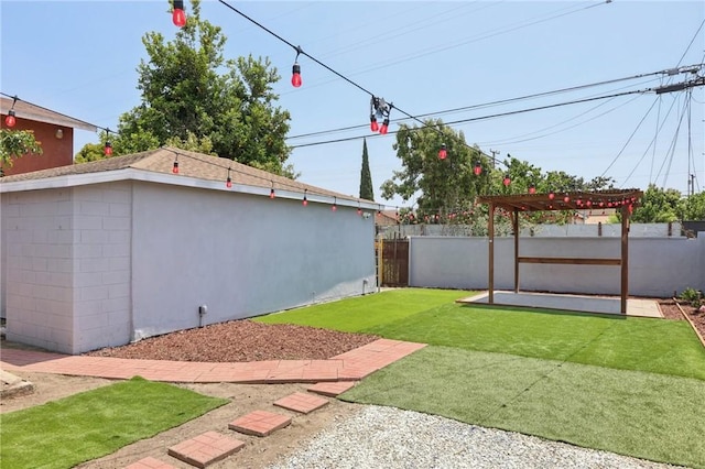 2422 E 115th St, Los Angeles, CA 90059 - view of yard
