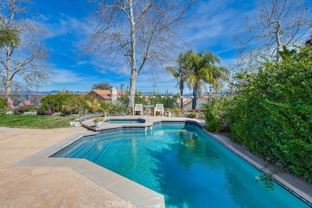 24813 Sagecrest Cir, Stevenson Ranch, CA 91381 - view of pool featuring an in-ground hot tub, a fenced backyard, and a patio