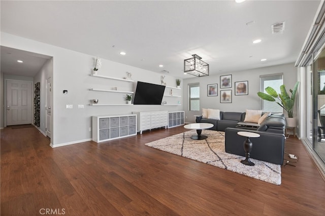 531 Owens River Dr, Oxnard, CA 93036 - living area featuring plenty of natural light, wood finished floors, and recessed lighting