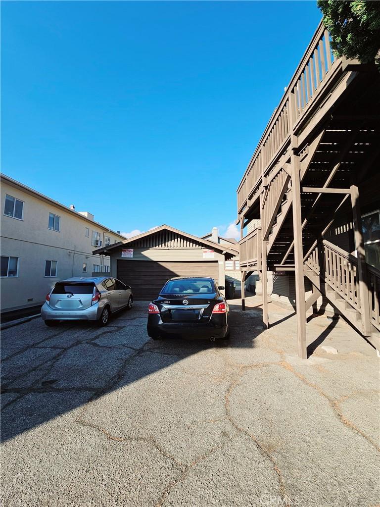 325 S Los Robles, Pasadena, CA 91101 - view of road featuring stairs
