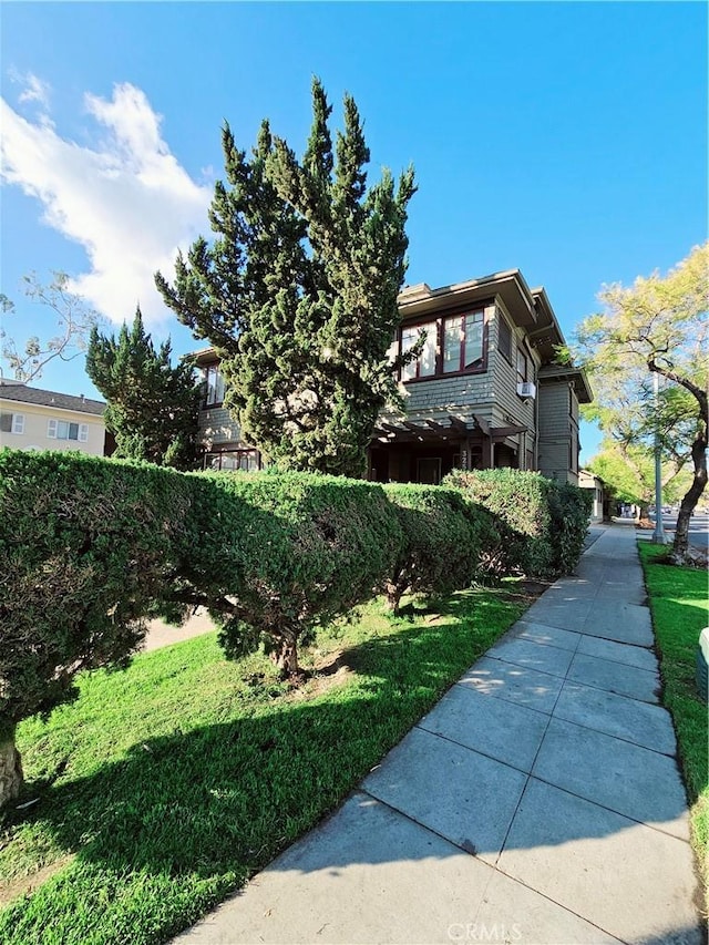 325 S Los Robles, Pasadena, CA 91101 - view of yard
