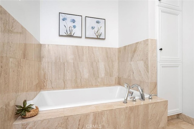 105 Via Capay, Palos Verdes Estates, CA 90274 - bathroom with a garden tub