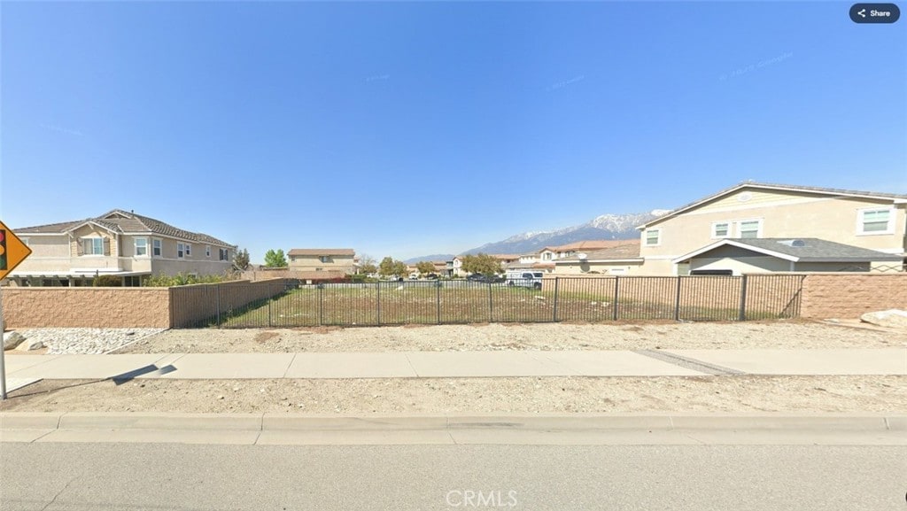 7028 Citrus Ave, Fontana, CA 92336