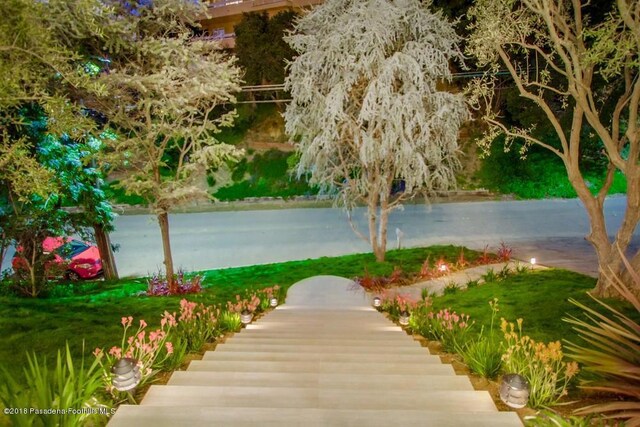 940 Burleigh Dr, Pasadena, CA 91105 - view of community