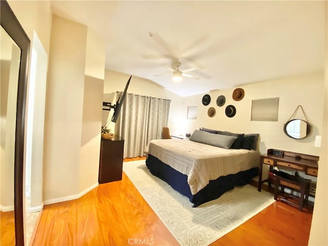 980 Lexington St, Hemet, CA 92545 - bedroom featuring light wood-style floors and ceiling fan