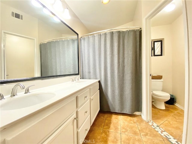 980 Lexington St, Hemet, CA 92545 - full bath featuring tile patterned flooring and double vanity