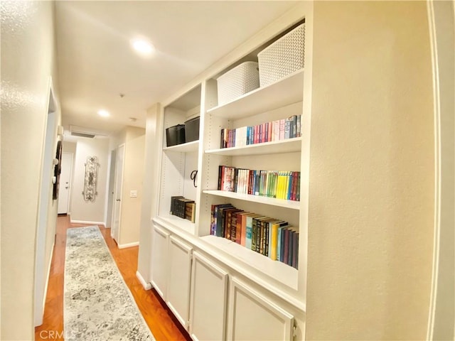 980 Lexington St, Hemet, CA 92545 - hall featuring light wood-style flooring