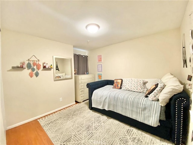 980 Lexington St, Hemet, CA 92545 - bedroom featuring wood finished floors and baseboards