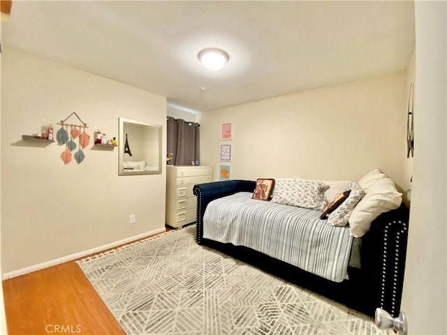 980 Lexington St, Hemet, CA 92545 - bedroom with wood finished floors and baseboards