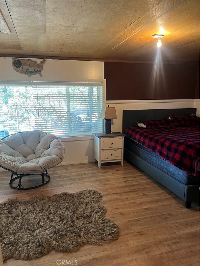 6070 Manzanita Ct, Angelus Oaks, CA 92305 - bedroom featuring light wood-type flooring