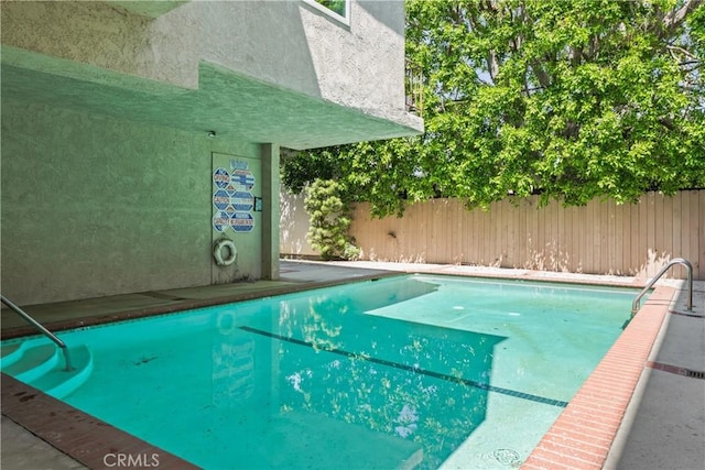 4230 Whitsett Ave Unit 6, Studio City, CA 91604 - view of swimming pool