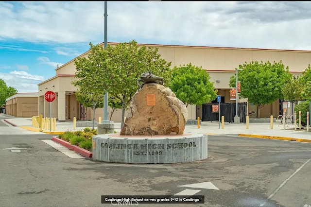 385 E Valley St, Coalinga, CA 93210 - photo 17