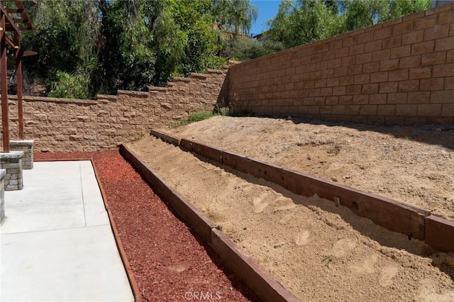 2417 Lenai Cir, Corona, CA 92879 - view of yard