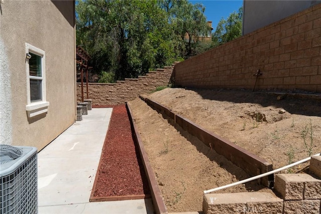 2417 Lenai Cir, Corona, CA 92879 - view of yard