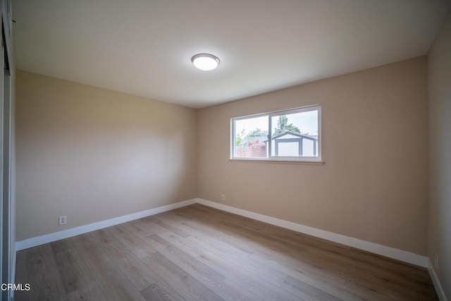 1100 Dahlia St, Oxnard, CA 93036 - unfurnished room with wood finished floors
