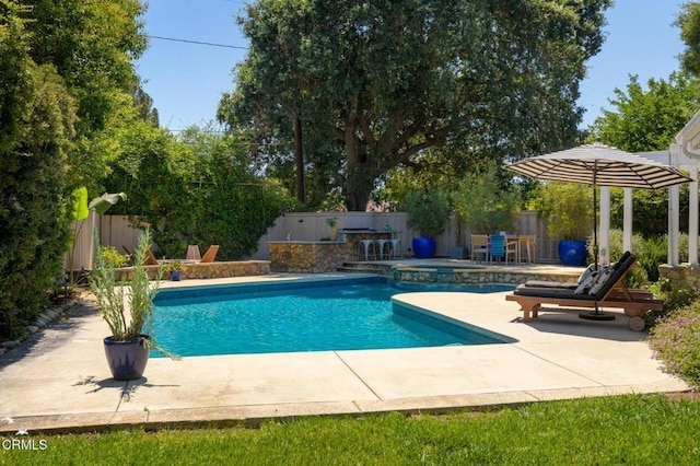 131 Christopher Ln, Ojai, CA 93023 - view of pool featuring a fenced backyard, a patio area, and an in-ground hot tub