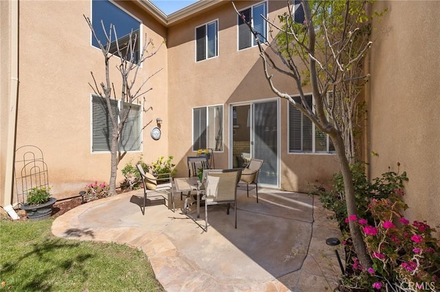 30336 Barcelona Rd, Castaic, CA 91384 - view of patio with outdoor dining space