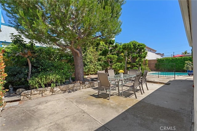 2012 Perry Ave, Redondo Beach, CA 90278 - fenced backyard with a patio area and outdoor dining area