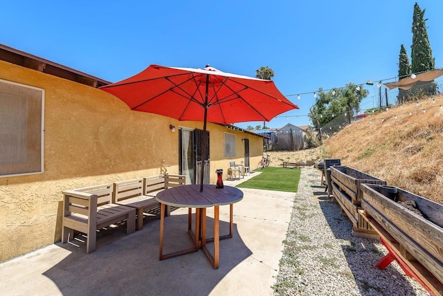 6743 Radio Dr, San Diego, CA 92114 - view of patio / terrace