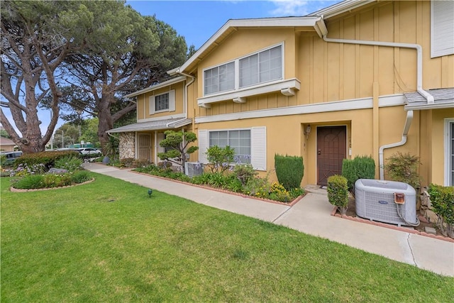 3500 W Manchester Blvd Unit 240, Inglewood, CA 90305 - multi unit property featuring a front yard and board and batten siding