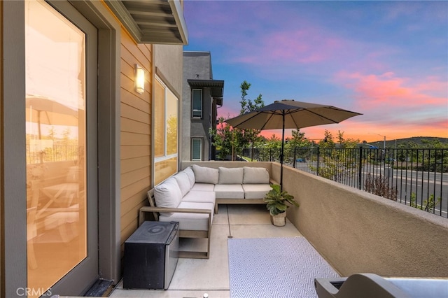 1060 Kendale Way, Vista, CA 92081 - balcony at dusk featuring outdoor lounge area