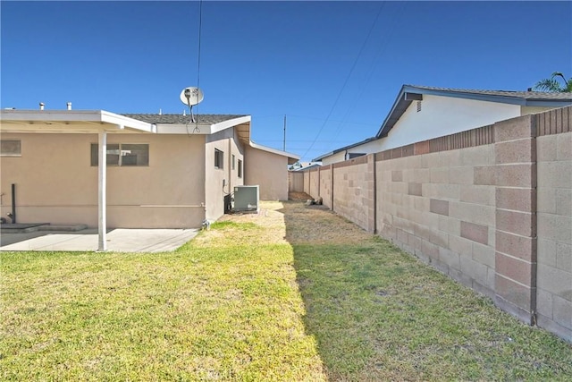 6470 Flamingo Dr, Buena Park, CA 90620 - fenced backyard featuring a patio area