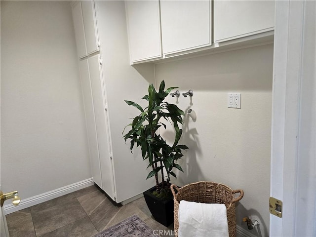 868 Ethelinda Way, Brea, CA 92821 - laundry room featuring baseboards