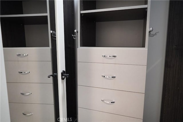 2615 Temple Hills Dr, Laguna Beach, CA 92651 - view of closet
