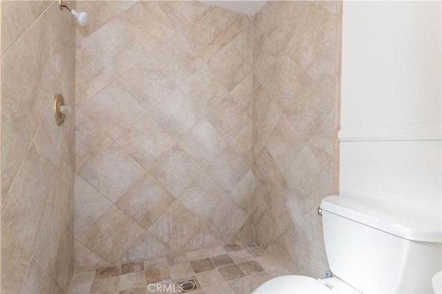 2217 E Brower St, Simi Valley, CA 93065 - bathroom featuring a tile shower and toilet