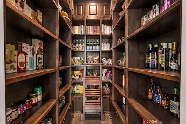 5329 Shirley Ave, Tarzana, CA 91356 - view of pantry